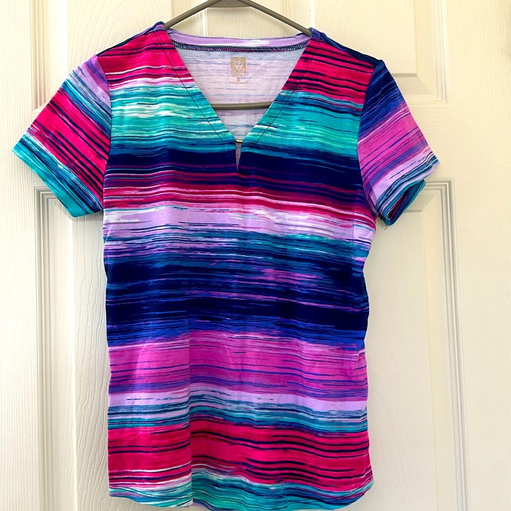 Anne Klein Ladies Top Barely Worn Short Sleeved V Neck Top Multi colored SIze S.